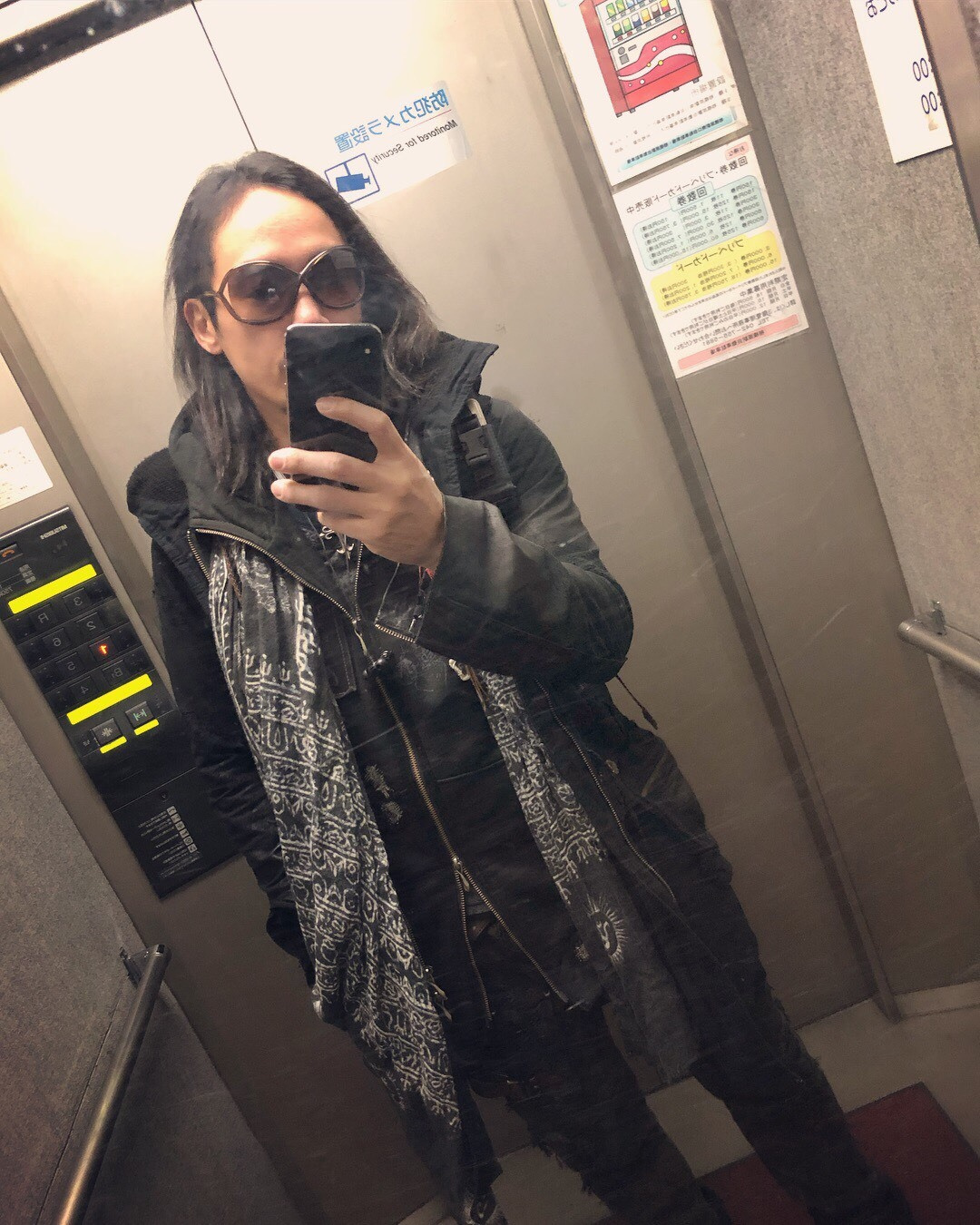 黒戌仁,JIN KUROINU,ファミリーロマンス,石井裕一,yuichi ishii,人間レンタル屋,family romance,代理出席,代行