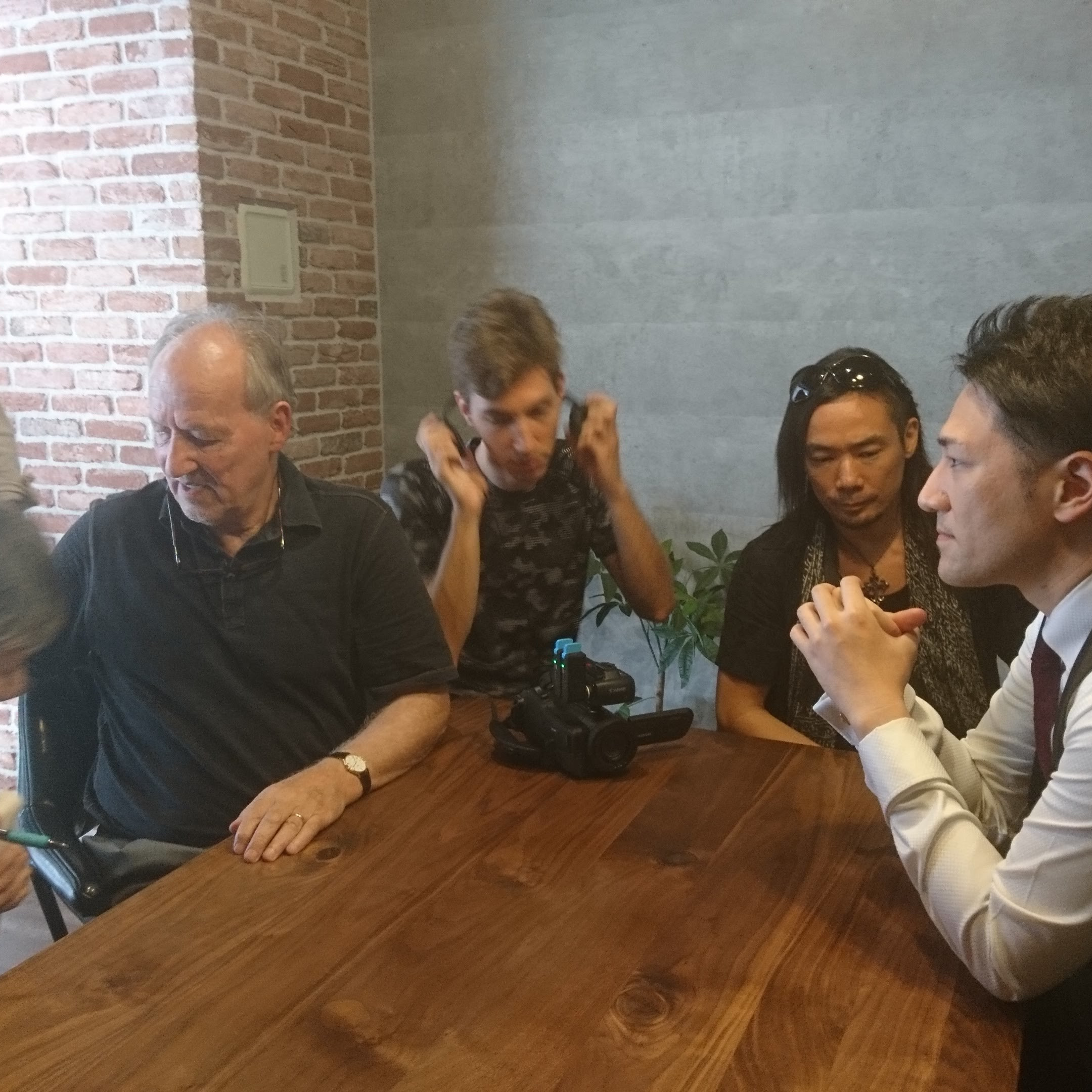 石井裕一,ファミリーロマンス